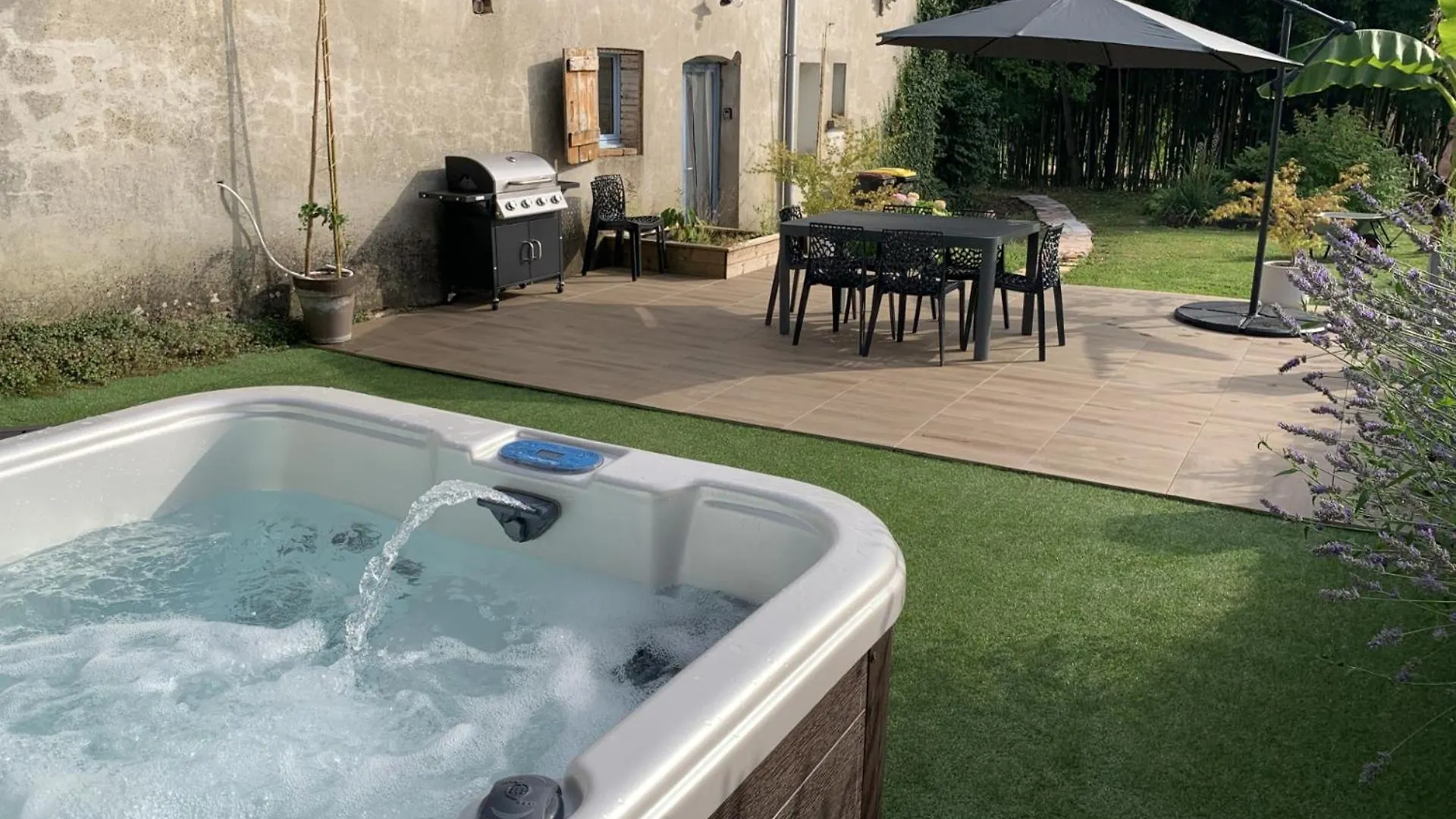 Logis Groly Gite Avec Spa En Campagne Proche Montauban Genebrieres
