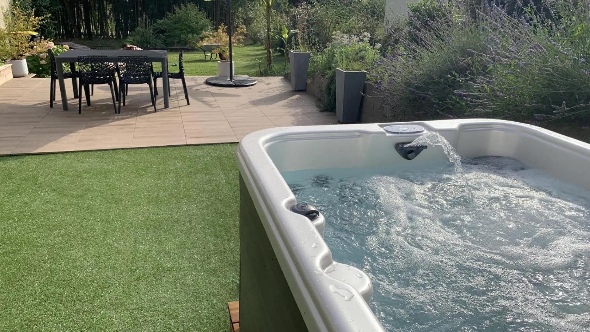 Holiday home Logis Groly Gite Avec Spa En Campagne Proche Montauban Genebrieres France